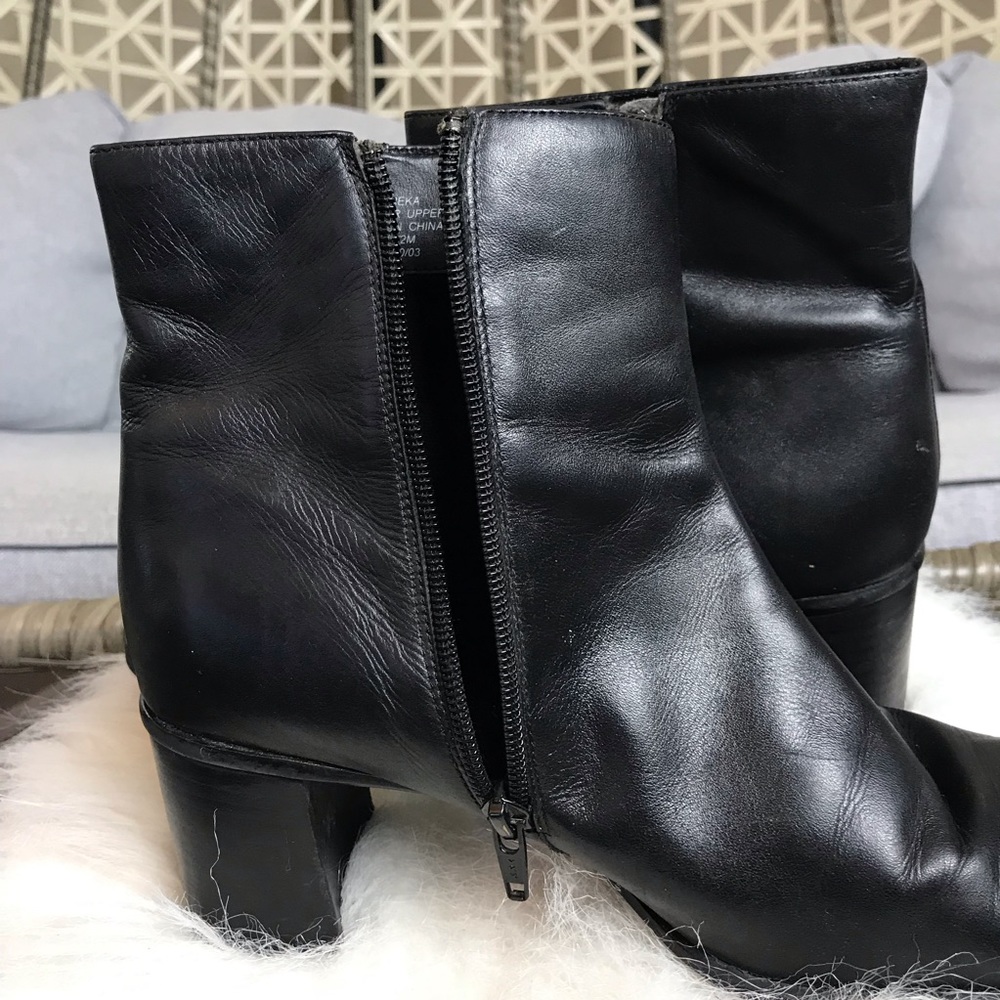 ❗️RESERVED❗Villager Leather Short Boots - Black - Picture 6 of 7